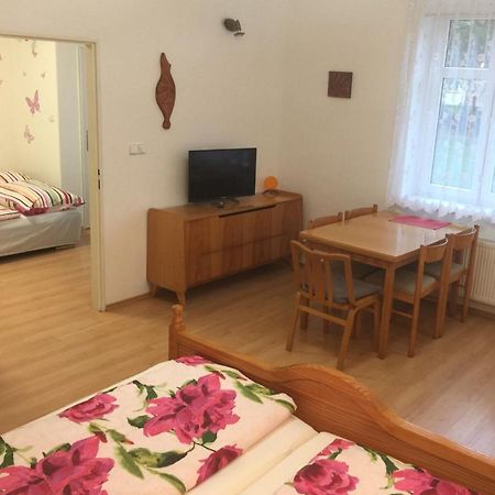 Apartman Oaza Dc เดชชิน ภายนอก รูปภาพ